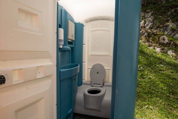 Best Porta potty rental near me  in Farmington, MO